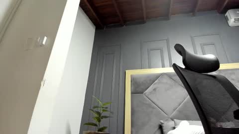 luca_morettii online show from November 20, 12:26 pm