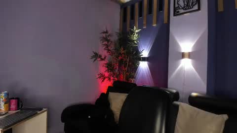 Lucas online show from April 25, 3:19 am