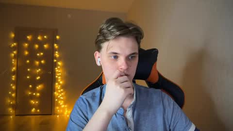 Lucas Gill online show from January 29, 3:33 am