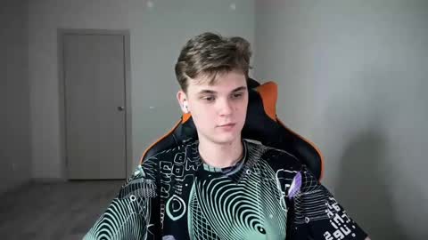 Lucas Gill online show from December 28, 8:47 pm