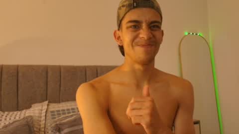 Lucas online show from May 28, 2:20 am