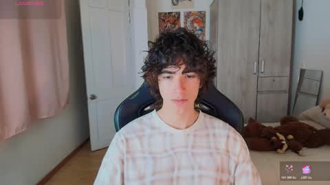 lucas_xo online show from December 19, 3:46 am