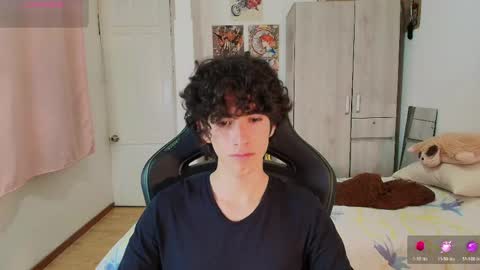 lucas_xo online show from April 16, 12:44 am