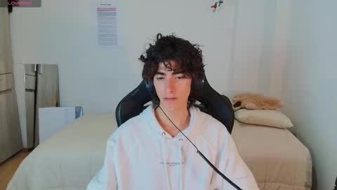 lucas_xo online show from February 15, 1:08 am