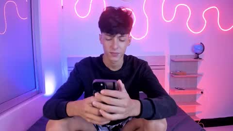 Luccas Ferreira online show from November 10, 8:00 pm