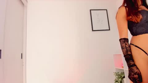Snapshot of lucia_lee_ chatting on September 22, 11:53 pm Lucia online show from September 22, 11:53 pm
