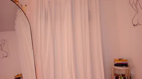 Snapshot of lucia_lee_ chatting on January 16, 8:57 pm Lucia online show from January 16, 8:57 pm