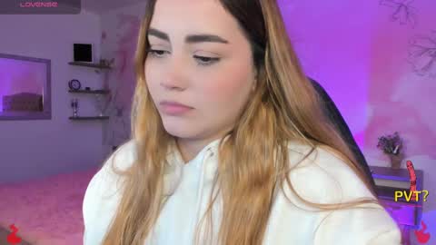 Snapshot of lucia_star_ chatting on February 12, 2:56 am lucia star  online show from February 12, 2:56 am