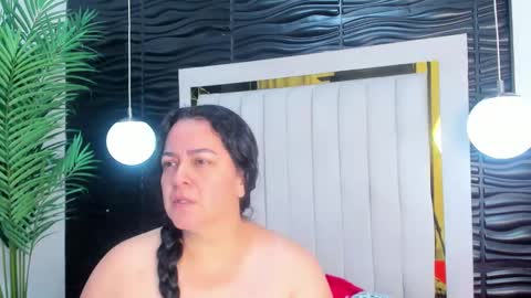 Lucia Vonne online show from March 3, 11:00 am