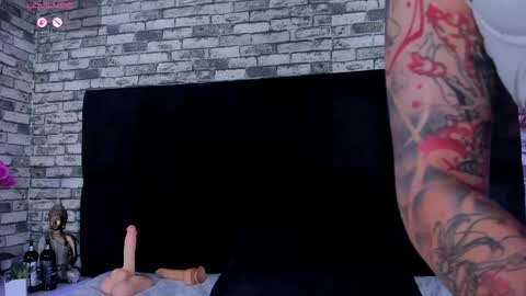 Lisseth  online show from April 4, 8:05 pm