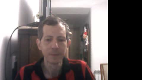 Snapshot of lucianoaxel chatting on January 12, 12:39 am Luciano online show from January 12, 12:39 am