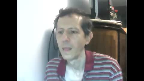 Snapshot of lucianoaxel chatting on February 22, 11:13 pm Luciano online show from February 22, 11:13 pm