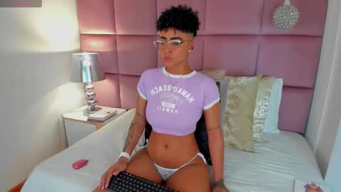  lucia wallace  online show from October 20, 1:43 am