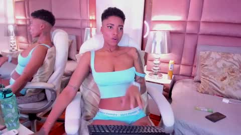  lucia wallace  online show from February 15, 3:42 am