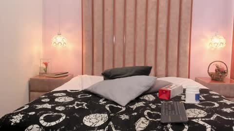 Lucie Red online show from May 29, 2:09 am