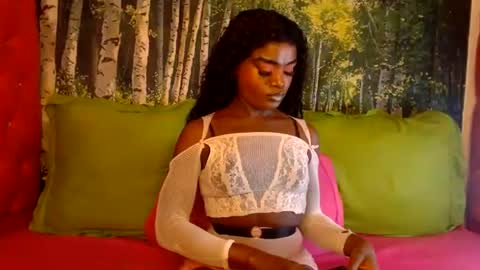 Lucile Carrie online show from July 17, 5:37 pm