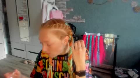 lucky_licky20 online show from October 3, 4:21 am