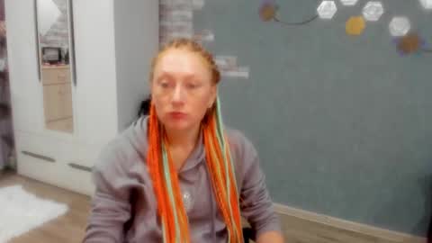 lucky_licky20 online show from November 14, 3:20 am