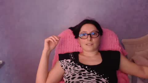 luckylinda23 online show from May 9, 6:47 pm