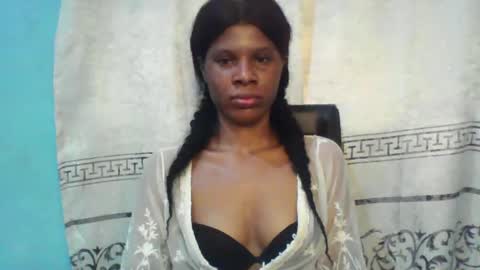 Snapshot of luckymadequeen chatting on March 6, 7:47 am Gloria online show from March 6, 7:47 am