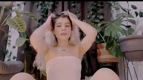 luckysapphire777 online show from October 23, 7:21 am