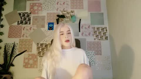 luckysapphire777 online show from February 19, 7:24 pm