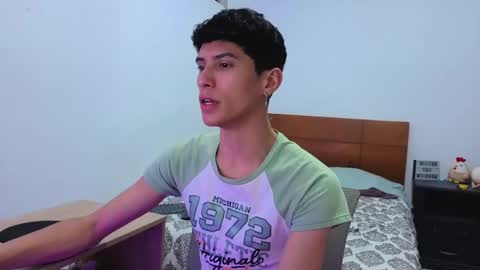 Lu Independent Model online show from April 4, 3:02 am