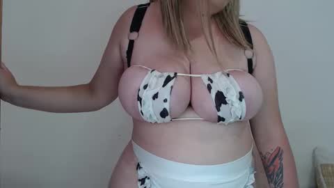 Lucy online show from October 29, 9:37 pm