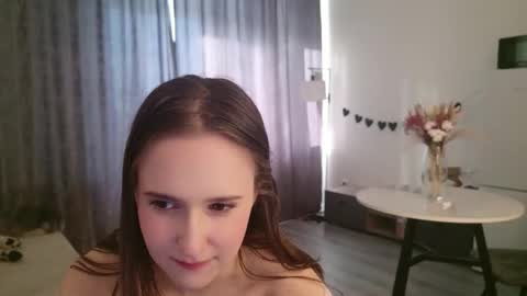 Lucy Rose online show from February 18, 12:38 pm