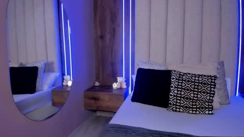 Lucy online show from February 8, 4:32 pm