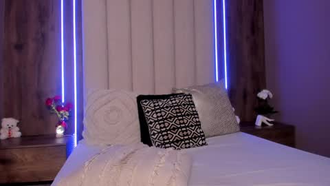 Lucy online show from April 5, 2:52 am