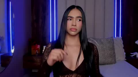 Lucy online show from April 20, 1:52 am