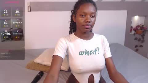Snapshot of lucystar3 chatting on October 25, 1:33 pm lucystar3 online show from October 25, 1:33 pm