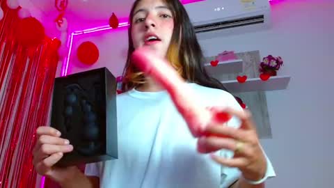 Snapshot of lucyy_start chatting on February 19, 7:48 pm LUCY online show from February 19, 7:48 pm