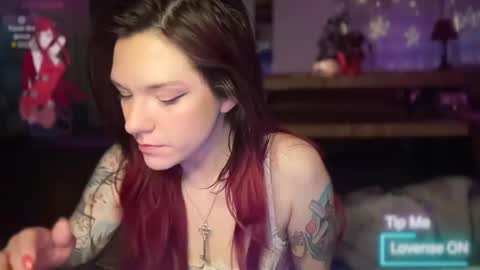 Luubeam             INSTA luubeammm TWITTER lunaisreallycu1 online show from February 3, 4:21 am