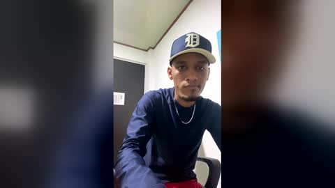 Leoncito online show from March 24, 1:55 am