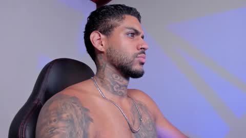 Luigi Vitale online show from November 25, 7:40 am