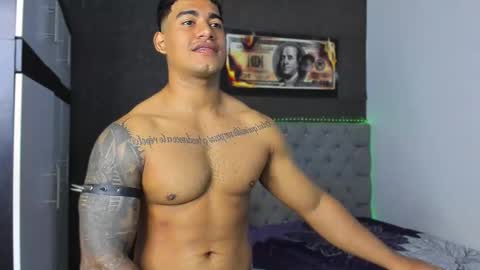 Luigi Independent model online show from November 14, 2:19 pm