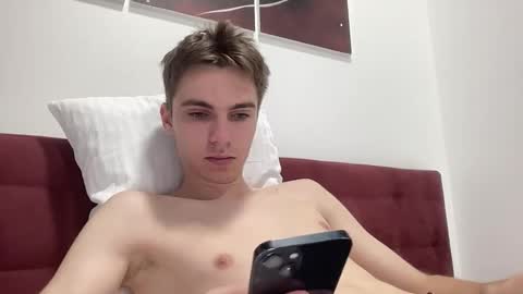 Snapshot of luis_7777 chatting on October 21, 11:48 am Luis online show from October 21, 11:48 am