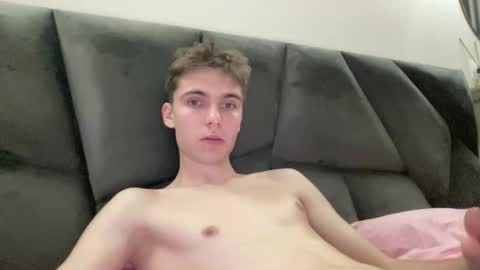 Luis online show from December 2, 3:32 pm