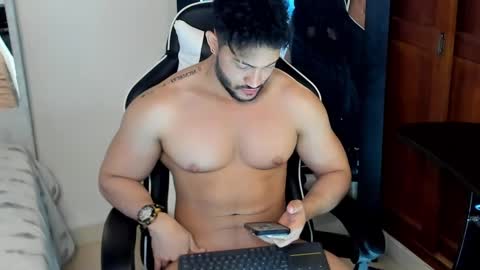 Snapshot of luis_baptista chatting on December 6, 8:45 pm luis_baptista online show from December 6, 8:45 pm