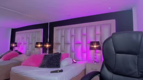 Luisa  online show from February 11, 5:06 pm