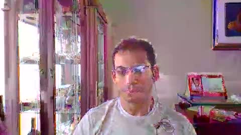 Luis online show from March 17, 3:39 pm
