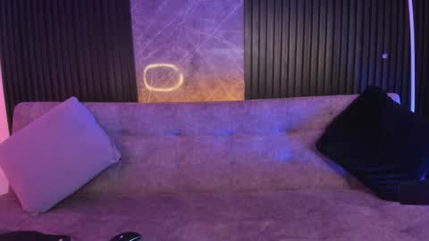 luixdust1 online show from October 30, 7:53 am