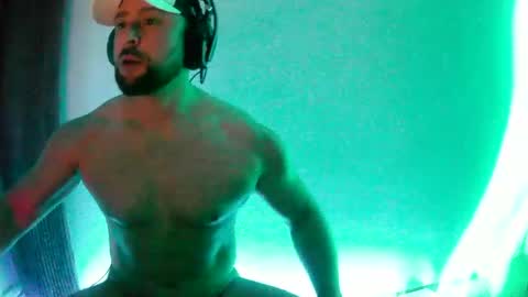 luk_me online show from December 5, 11:23 pm