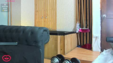 Snapshot of luke__09 chatting on February 25, 12:05 pm LUKE online show from February 25, 12:05 pm