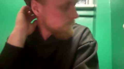 lukeeeeey96 online show from April 12, 9:41 pm