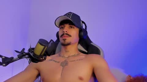 Luke Taylor online show from February 2, 1:25 am