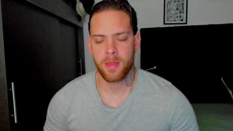 Snapshot of lukeglanton17 chatting on February 25, 10:48 am Luke online show from February 25, 10:48 am