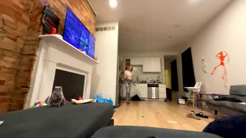 Snapshot of lulubaby03 chatting on October 26, 12:22 am lulubaby03 online show from October 26, 12:22 am